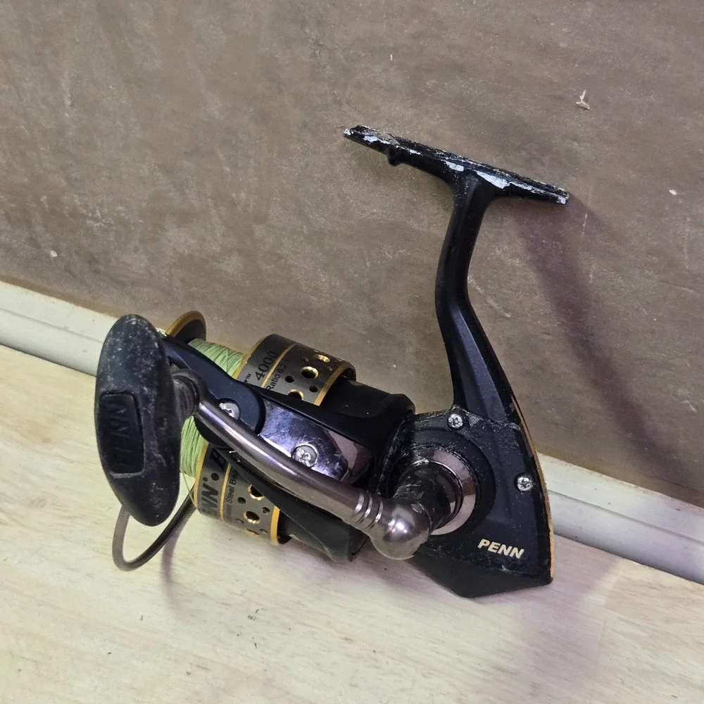 Penn Battle Spinning Reel 4000 Black/Gold Metal